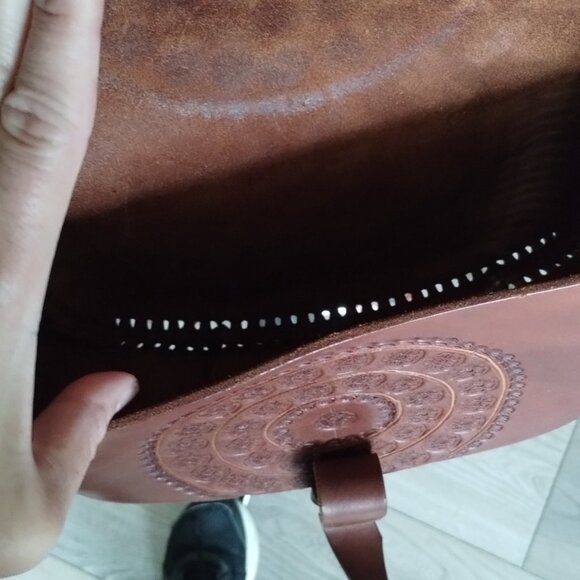 Tooled leather purse, Mexico - Picture 3 of 6